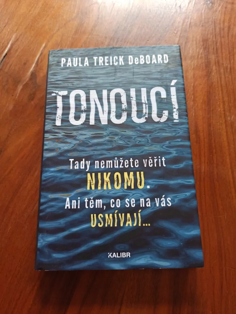 PAULA TREICK DEBOARD - Tonoucí