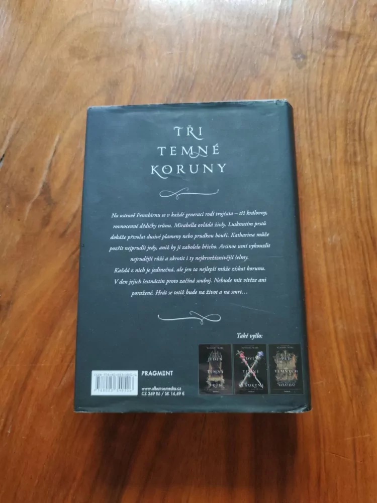 KENDARE BLAKE - Tři temné koruny