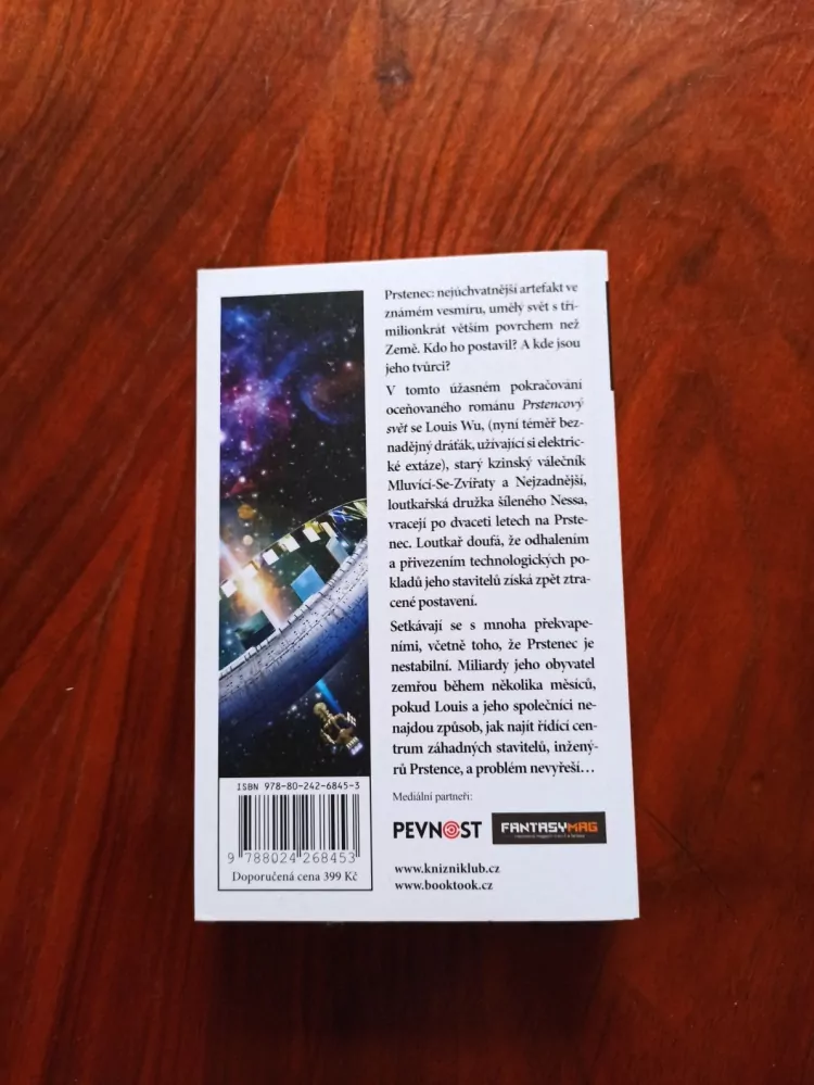 LARRY NIVEN - Stavitelé Prstence