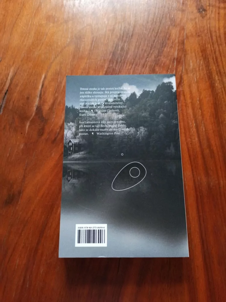 ÅSA LARSSON - Temná stezka