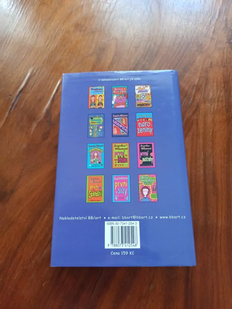 JACQUELINE WILSON - Půlnoc