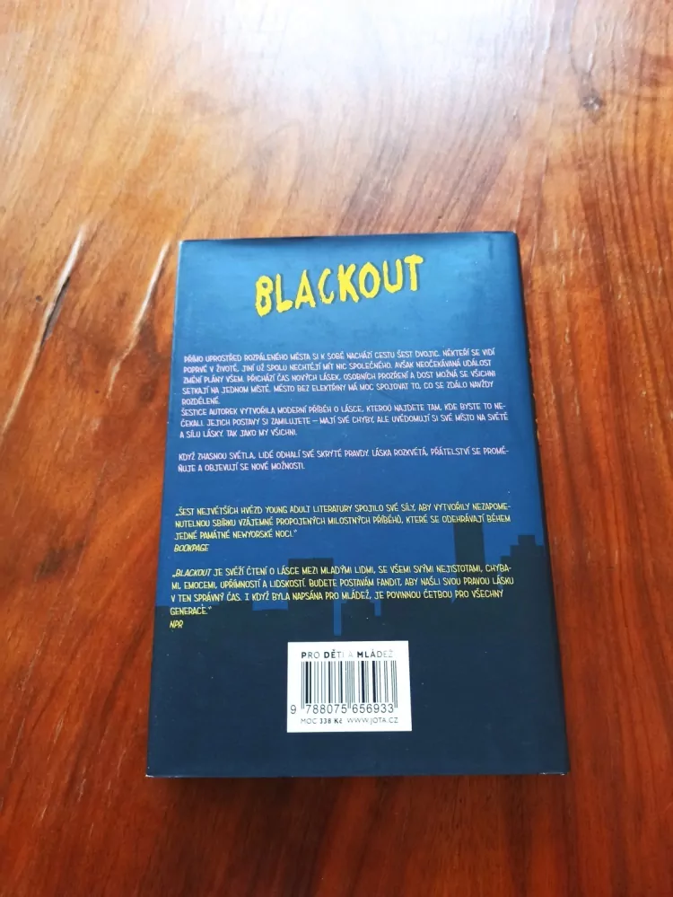 ASHLEY WOODFOLK, NICOLA YOON, ANGIE THOMAS, DHONIELLE CLAYTON, TIFFANY D. JACKSON, NIC STONE - Blackout