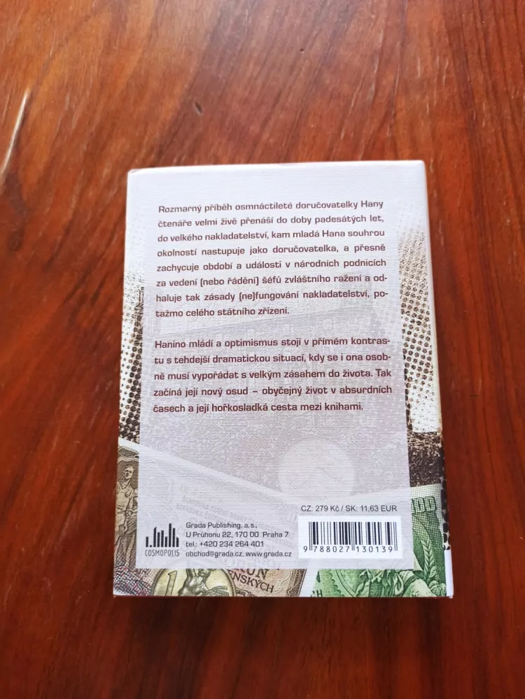PAVEL TAUSSIG - ...v kolektivu oblíbená: Hana a její neobyčejně každodenní cesta mezi knihami