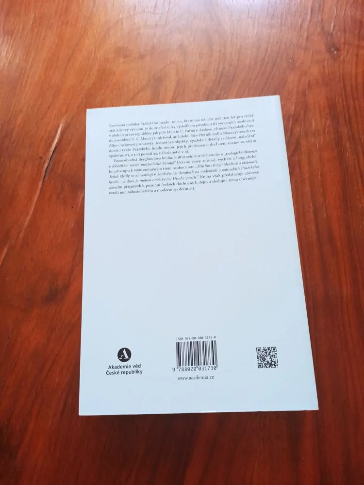 BRUCE R. BERGLUND - Hrad a katedrála v moderní Praze: Touha po posvátnu ve věku skepse