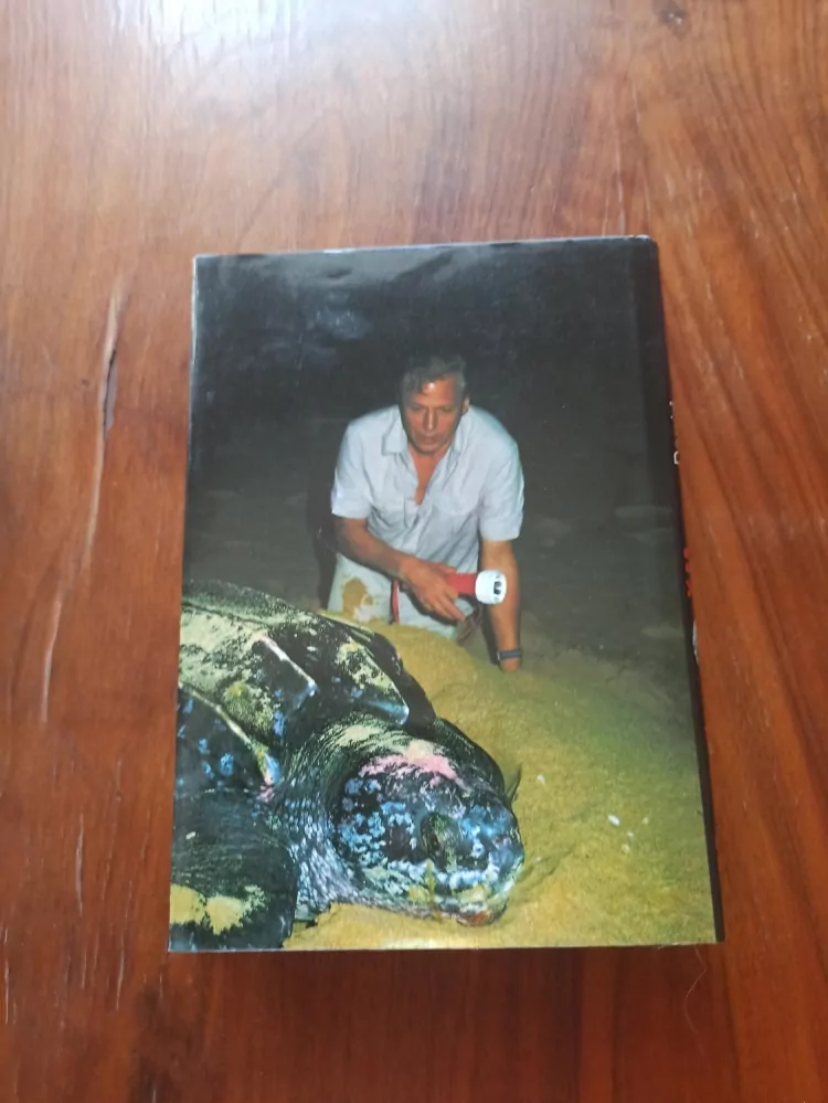 DAVID ATTENBOROUGH - Planeta žije