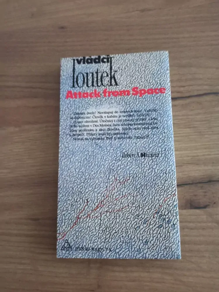 ROBERT ANSON HEINLEIN - Vládci loutek