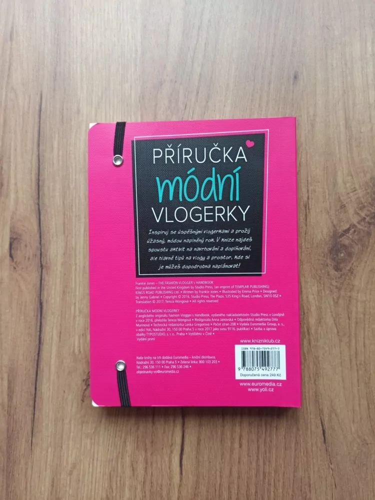 FRANKIE JONES - Příručka módní vlogerky
