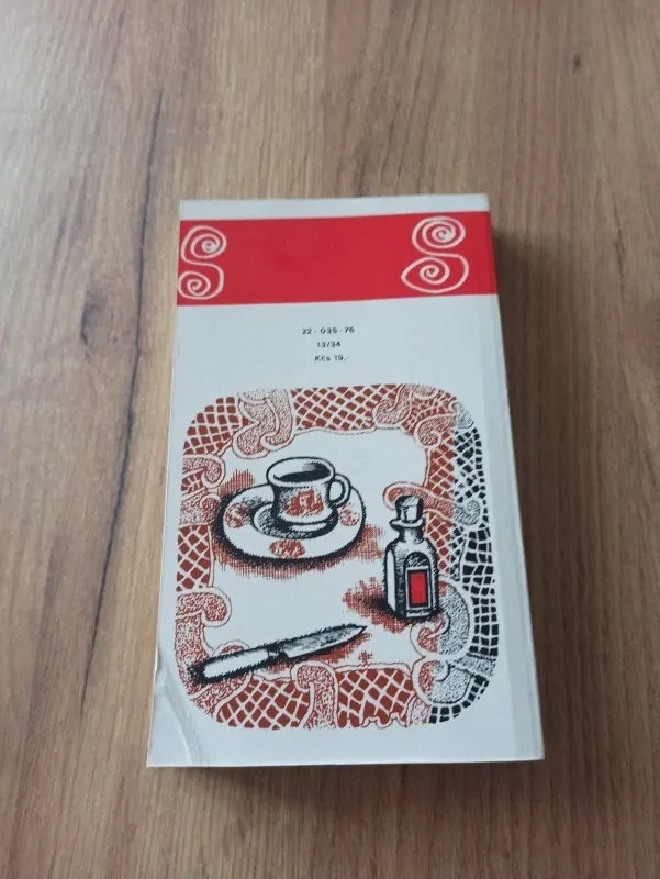 AGATHA CHRISTIE - 18 oříšků k rozlousknutí