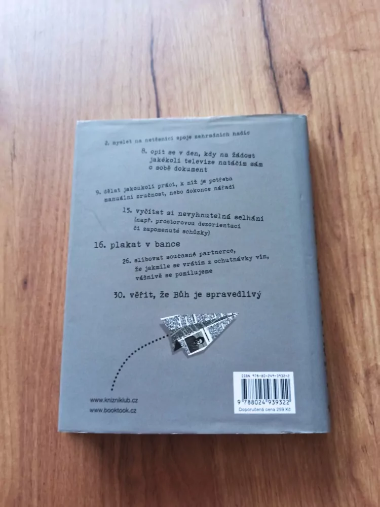 MICHAL VIEWEGH - Mým vrstevníkům a jiné fejetony