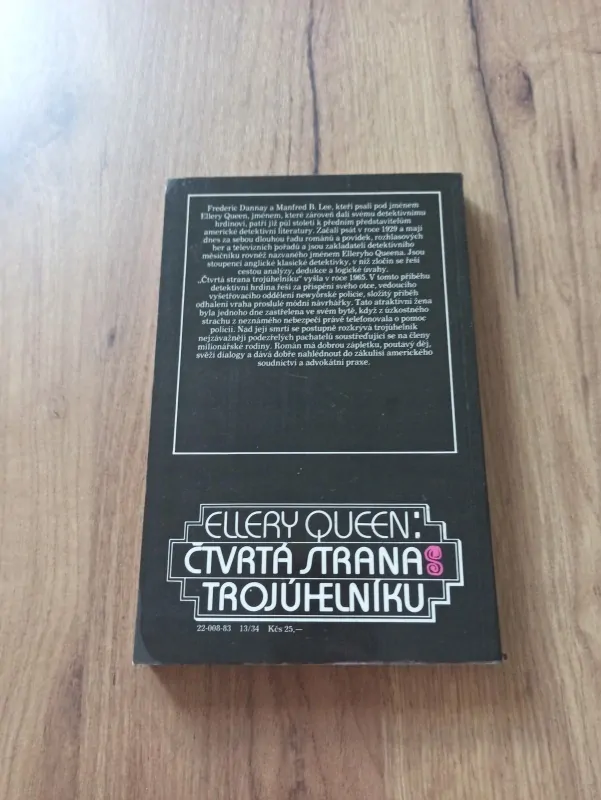 ELLERY QUEEN - Čtvrtá strana trojúhelníku