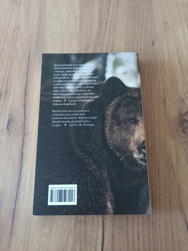 ÅSA LARSSON - Oběť Molochovi