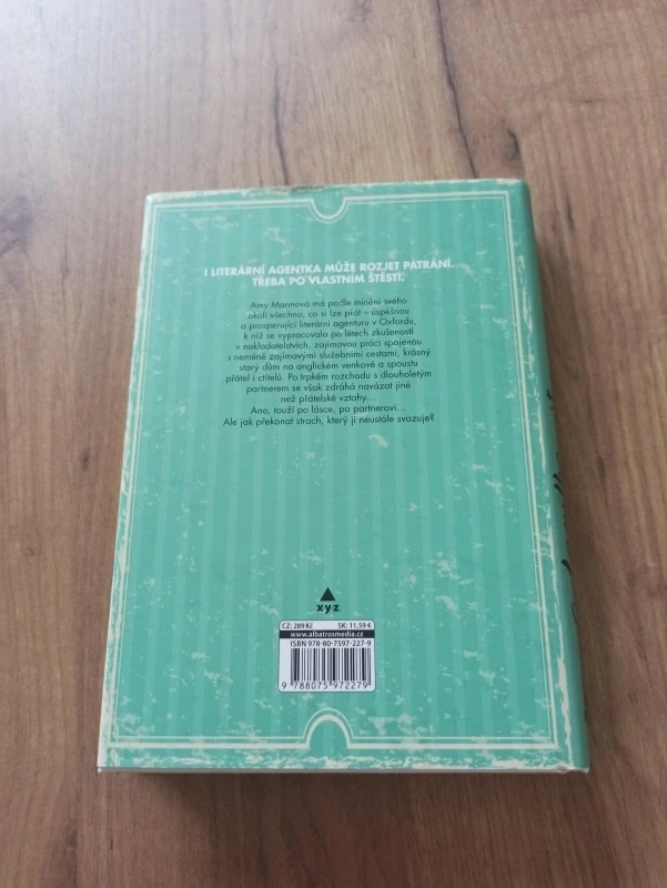 HANA WHITTON - Agentka