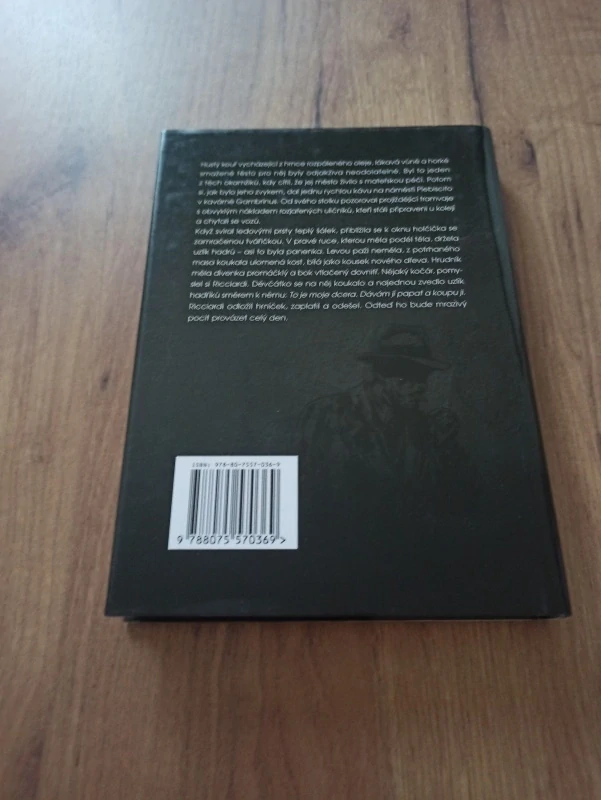 MAURIZIO DE GIOVANNI - Bolest: Zima komisaře Ricciardiho