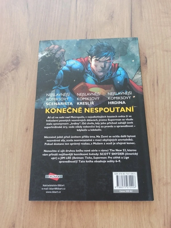 SCOTT SNYDER - Superman Nespoutaný: Kniha druhá