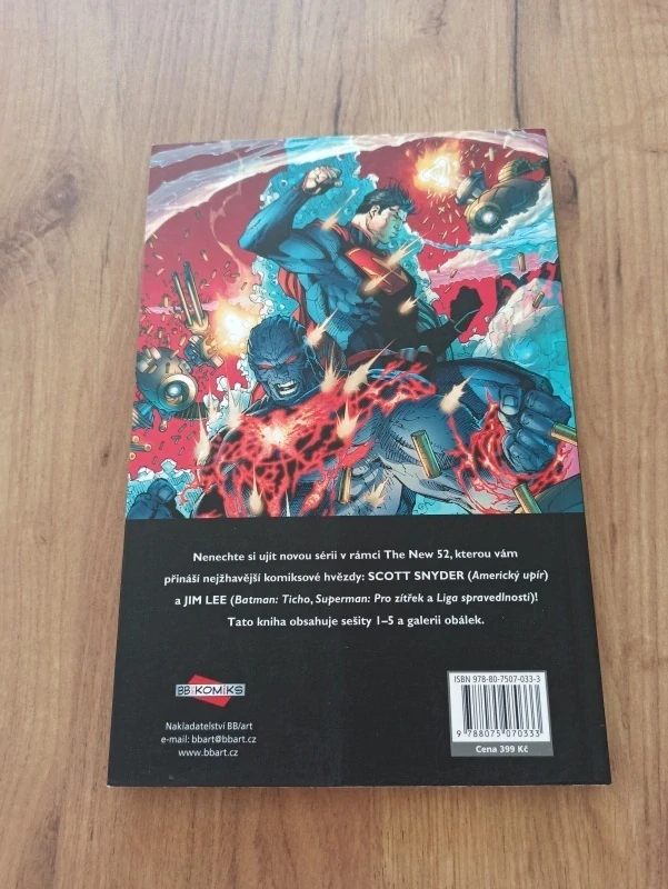 SCOTT SNYDER - Superman Nespoutaný: Kniha první