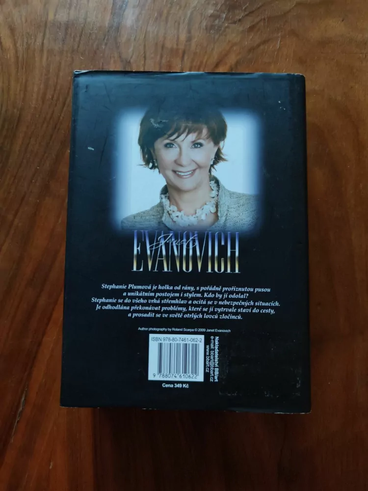 JANET EVANOVICH - Za všechny prachy, Dvakrát řež, jednou měř, Než bys do tří napočítal