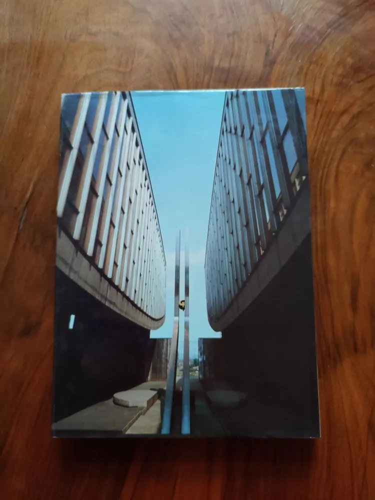 ERICH EINHORN - Země má