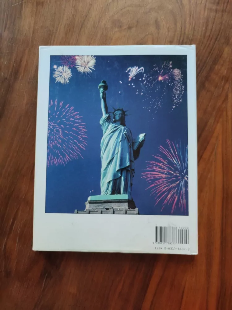PAMELA THOMAS - U.S.A. (American Traveller)