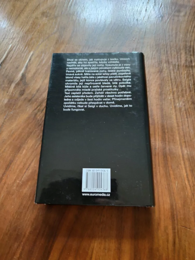 JOYCE CAROL OATES - Tetované děvče