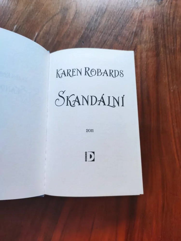 KAREN ROBARDS - Skandální