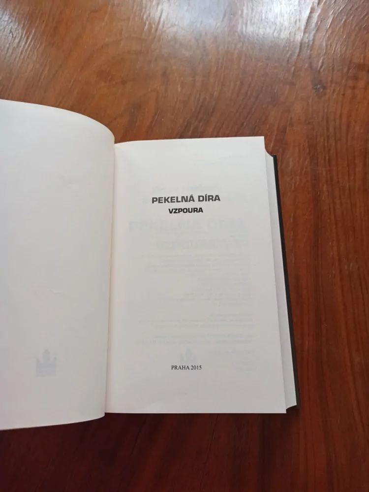 BRIAN HERBERT, KEVIN J. ANDERSON - Pekelná díra – Vzpoura