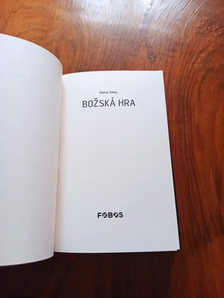 DANNY TOBEY - Božská hra