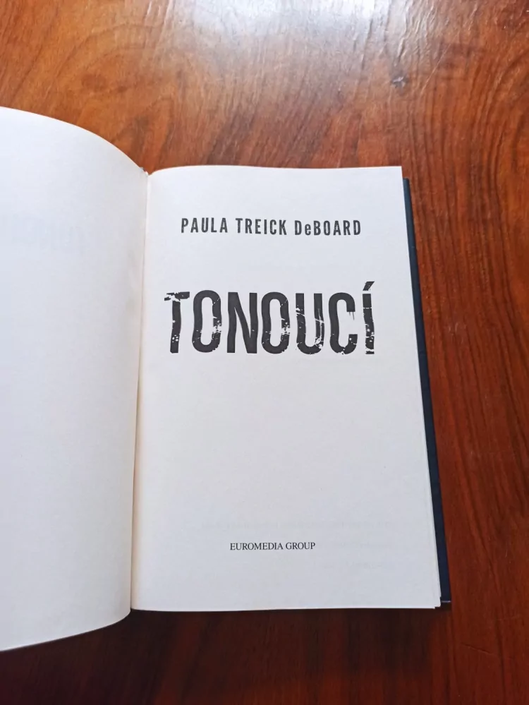 PAULA TREICK DEBOARD - Tonoucí