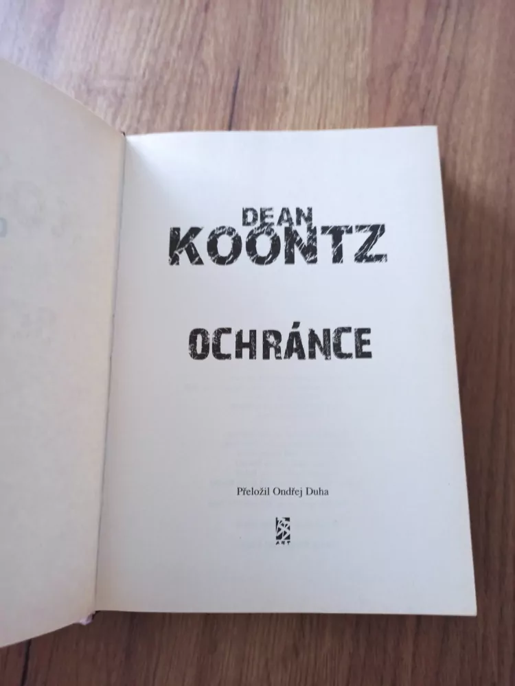DEAN KOONTZ - Ochránce