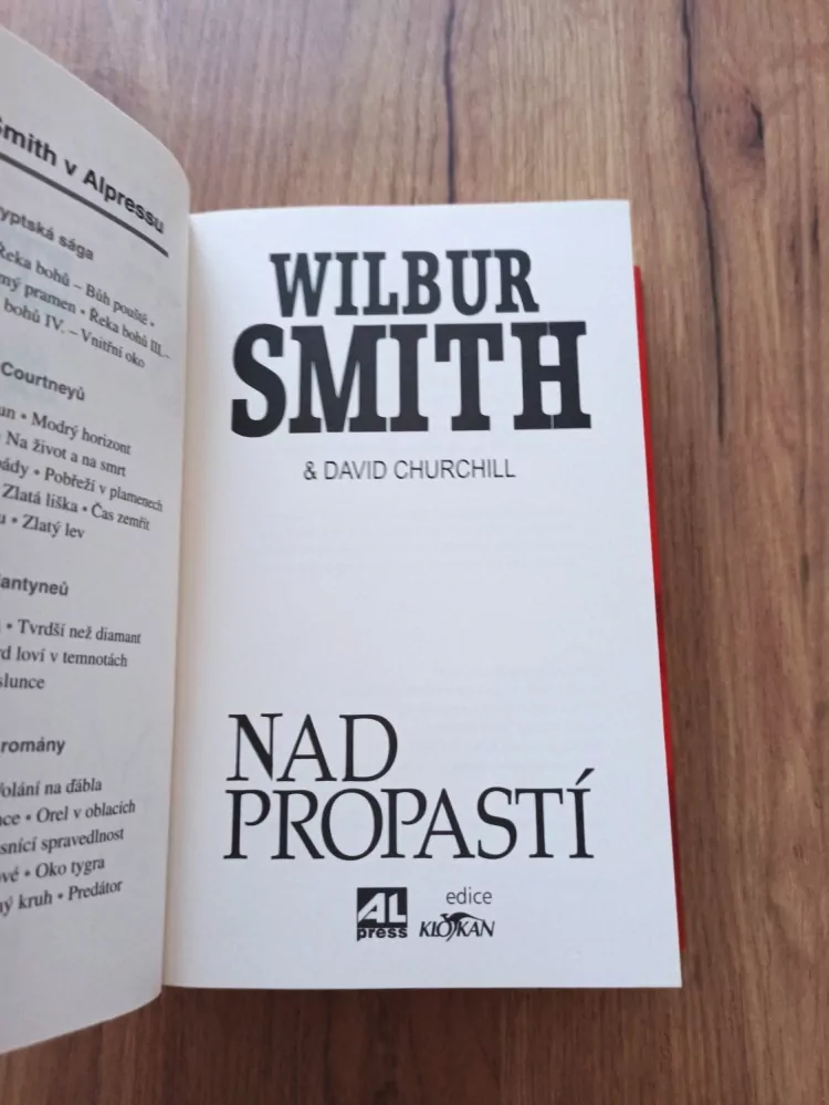 WILBUR SMITH, DAVID CHURCHILL - Nad propastí