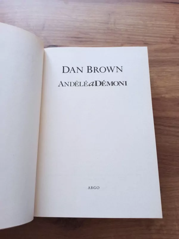 DAN BROWN - Andělé a démoni