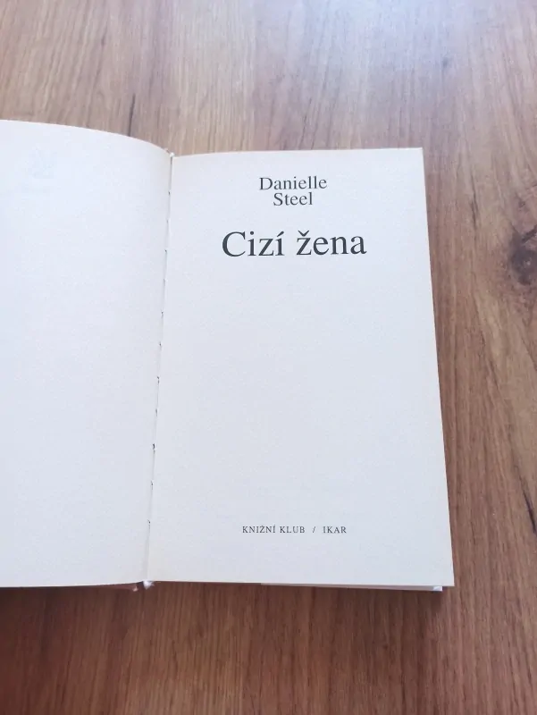 DANIELLE STEEL - Cizí žena
