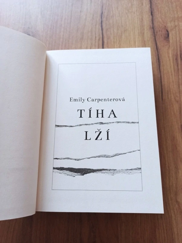 EMILY CARPENTER - Tíha lží