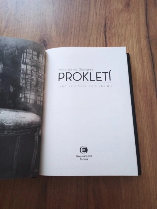 MAURIZIO DE GIOVANNI - Prokletí: Jaro komisaře Ricciardiho