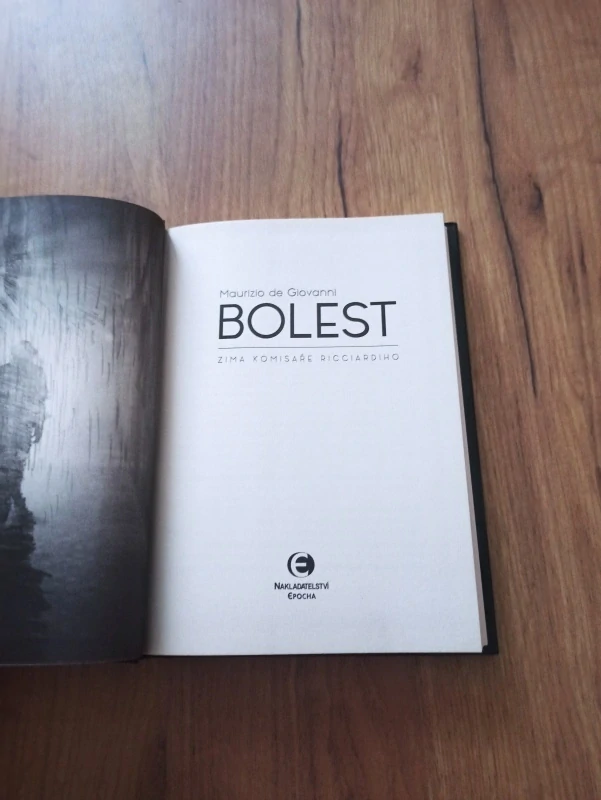 MAURIZIO DE GIOVANNI - Bolest: Zima komisaře Ricciardiho