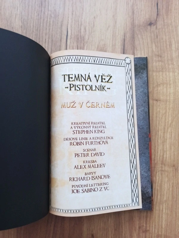 PETER DAVID, STEPHEN KING - Temná věž 10: Pistolník 5: Muž v černém