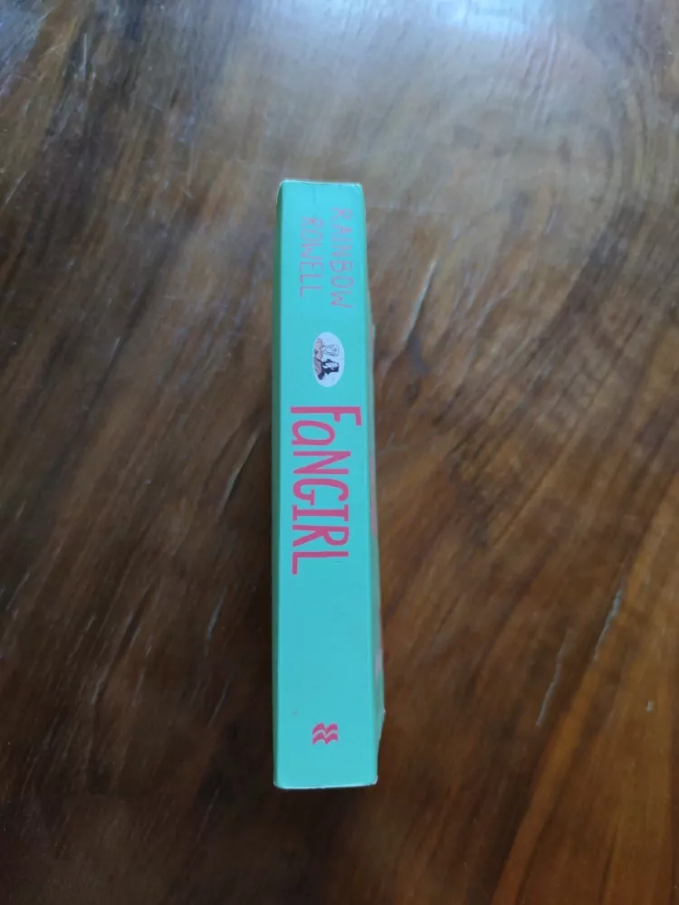 RAINBOW ROWELL - Fangirl