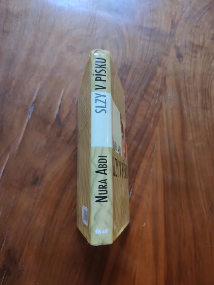 NURA ABDI - Slzy v písku