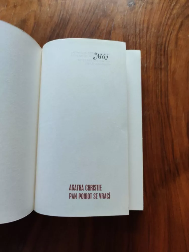 AGATHA CHRISTIE - Pan Poirot se vrací