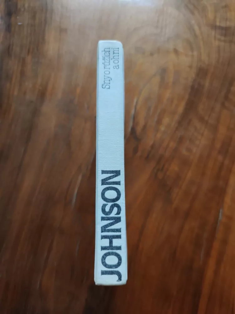 EYVIND JOHNSON - Sny o růžích a ohni
