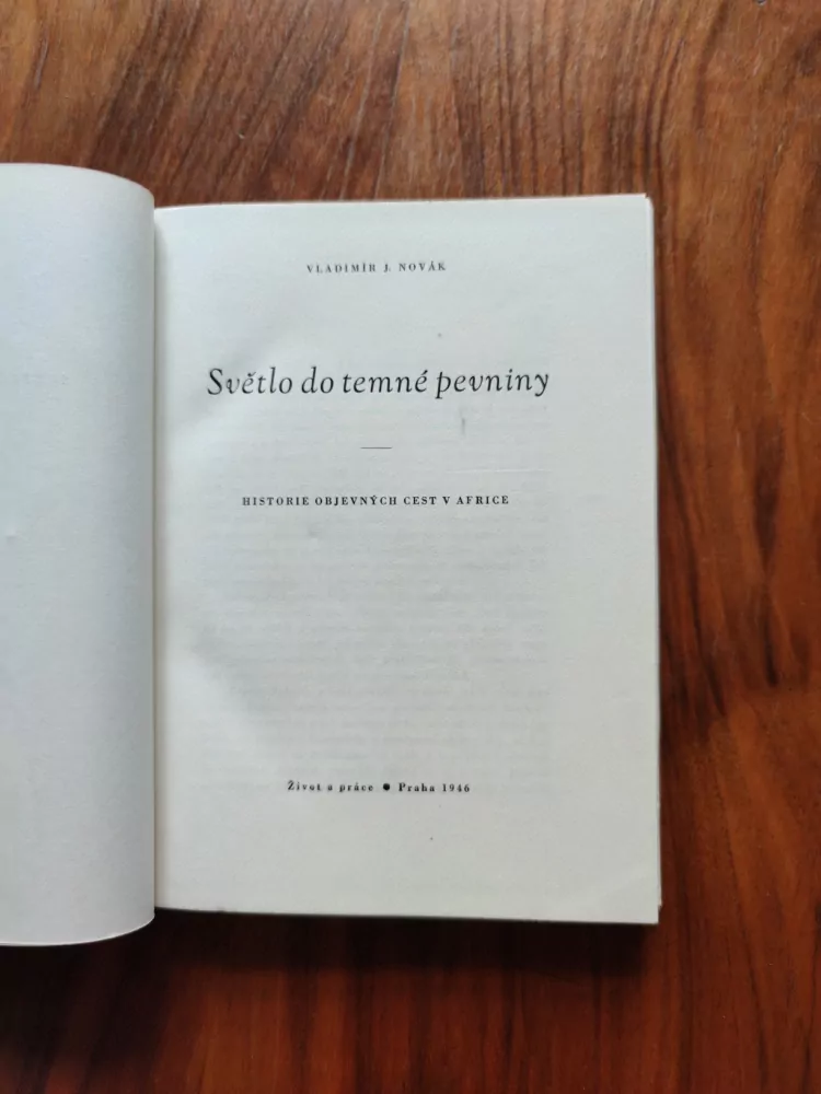 VLADIMÍR JOSEF NOVÁK - Světlo do temné pevniny