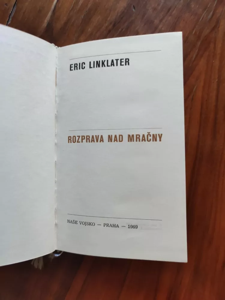 ERIC LINKLATER - Rozprava nad mračny