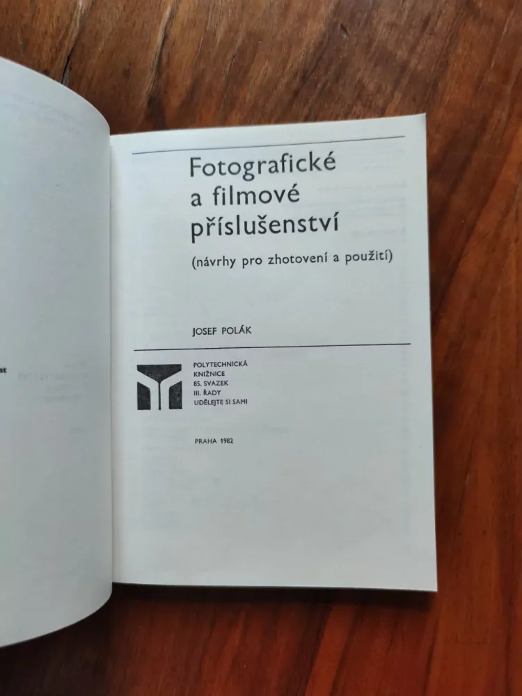 JOSEF POLÁK - Fotografické a filmové příslušenství