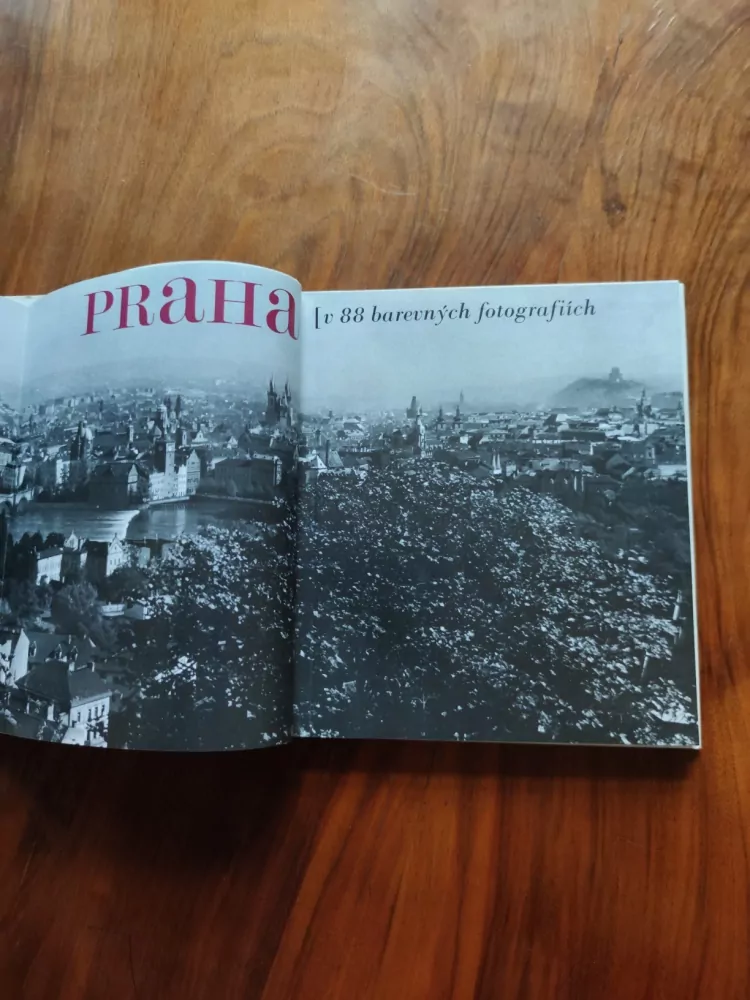 JOSEF EHM, FRANTIŠEK KOŽÍK - Praha v 88 barevných fotografiích