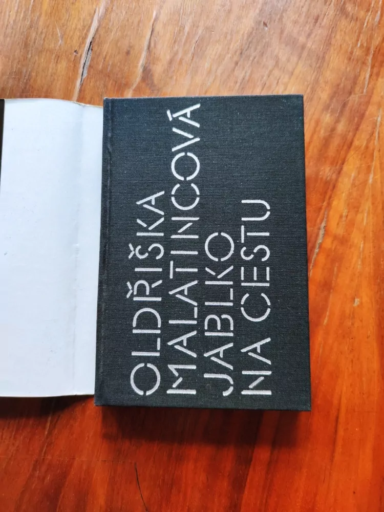 OLDŘIŠKA MALATINCOVÁ - Jablko na cestu