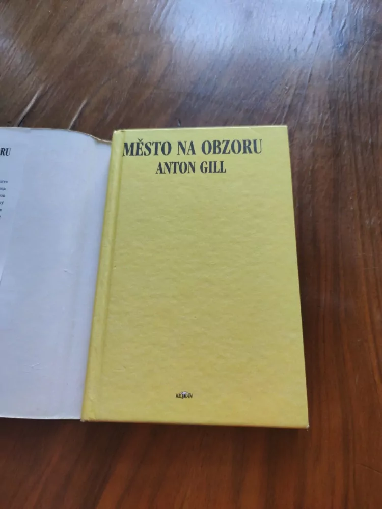 ANTON GILL - Město na obzoru