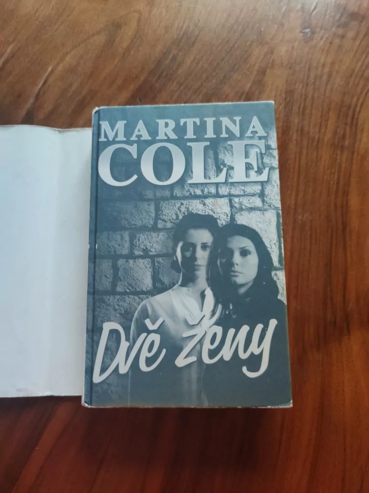 MARTINA COLE - Dvě ženy