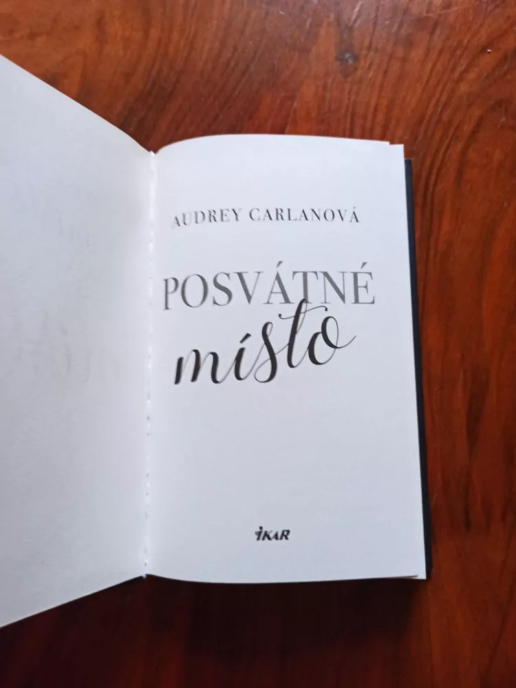 AUDREY CARLAN - Posvátné místo