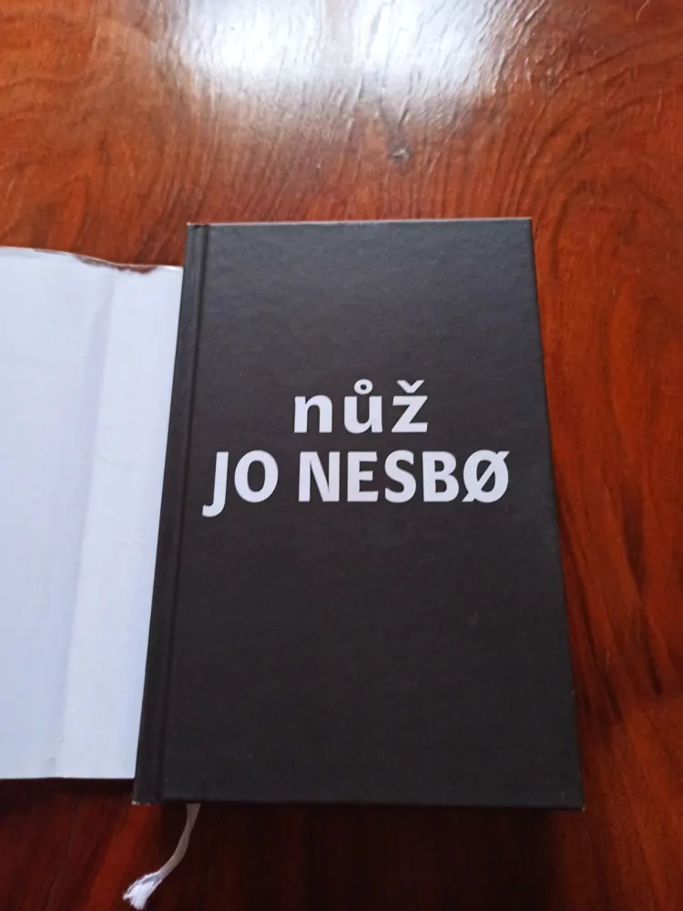 JO NESBØ - Nůž
