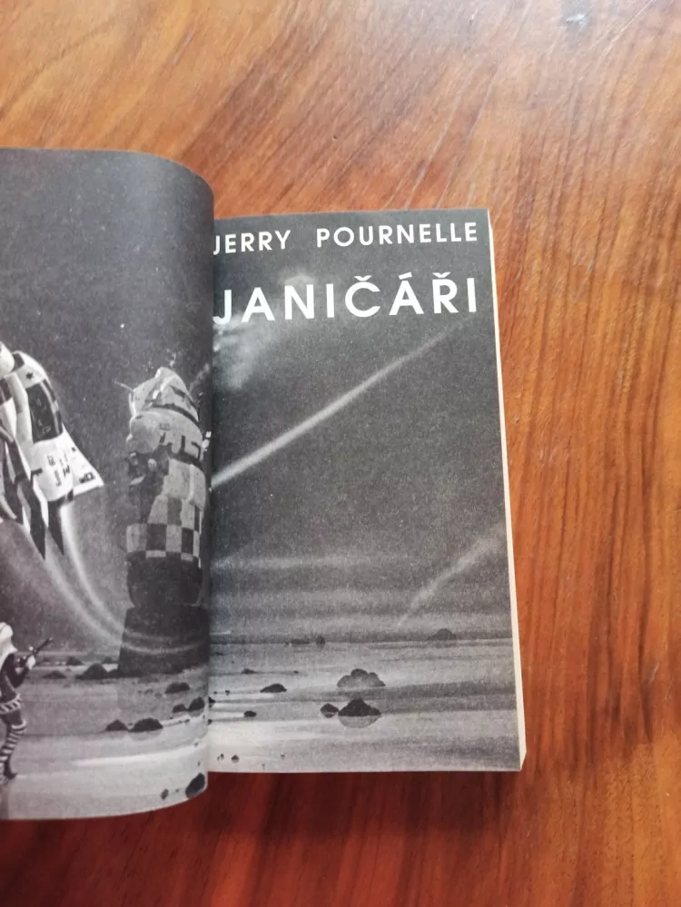 JERRY POURNELLE - Janičáři