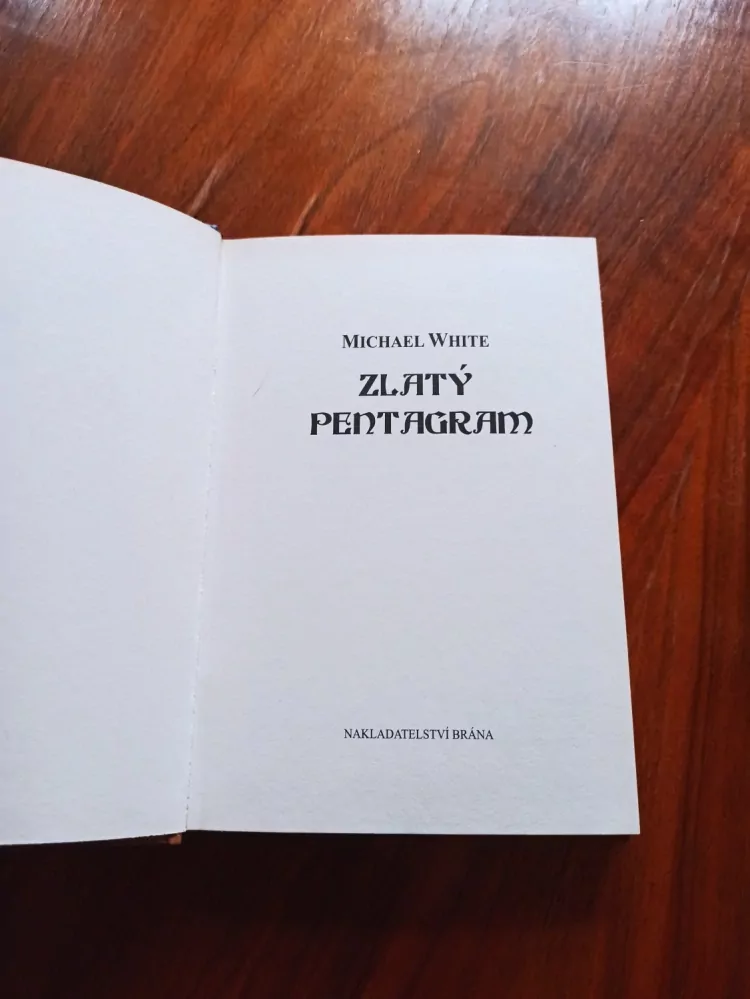 MICHAEL WHITE - Zlatý pentagram